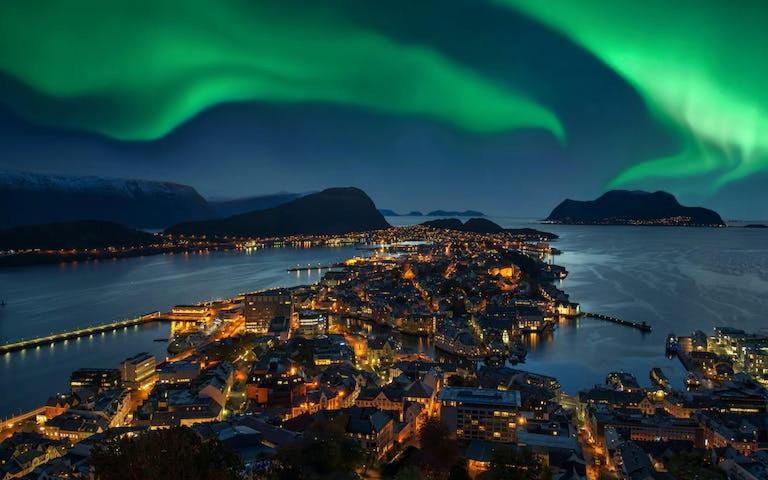 Charming Apartment In Alesund Center With Free Parking Eksteriør billede